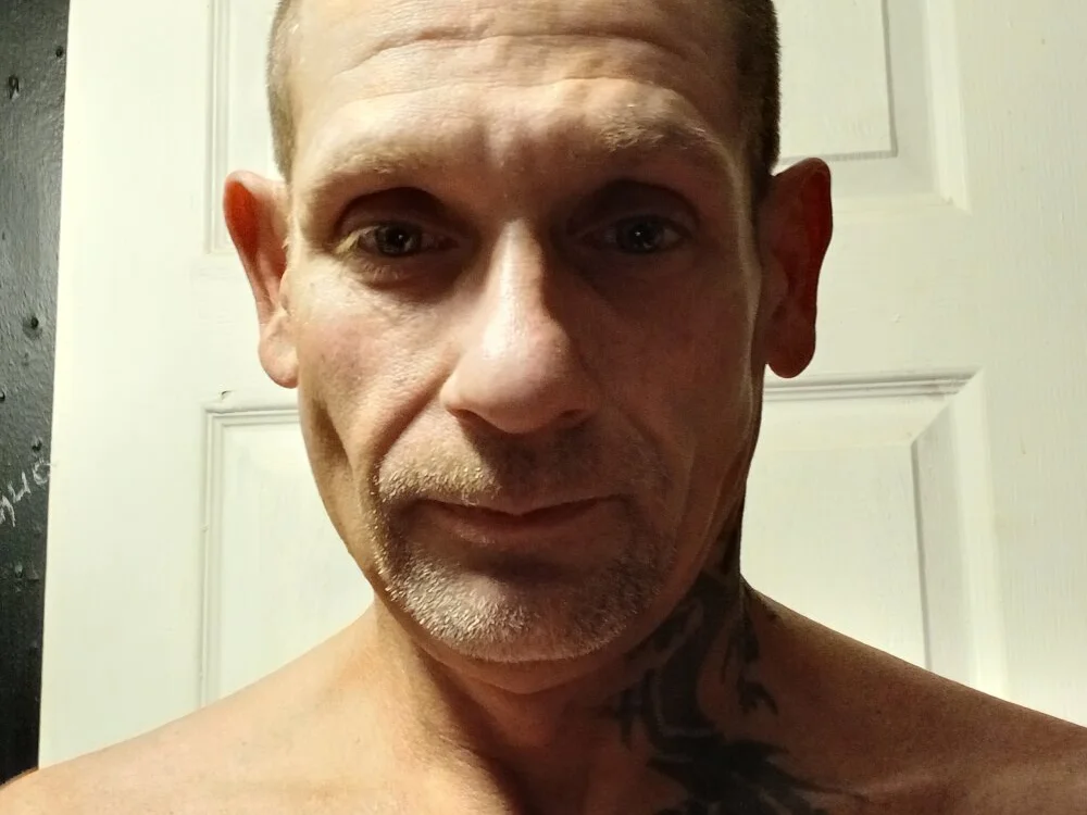 دردشة Sissyslut48 الجنسية دون اتصال