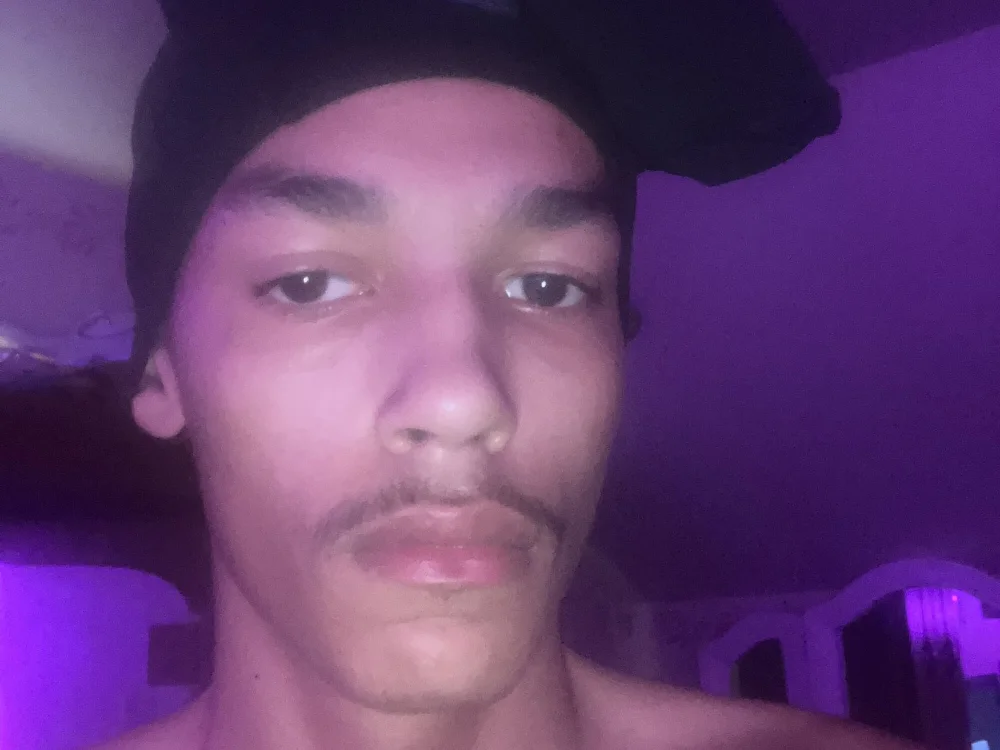 Mark255555's Offline XXX Chat