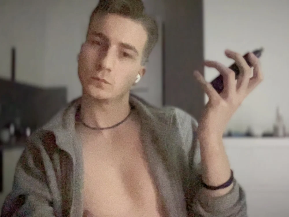 AntekTony Offline XXX-chat