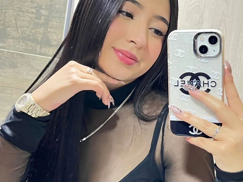 Mia_love22 অফলাইন চ্যাট রুম