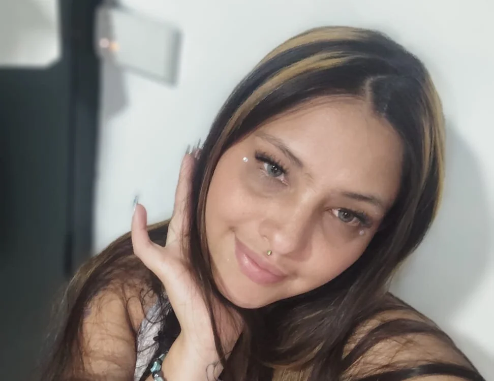 Julied_Hard's Offline Chat Room