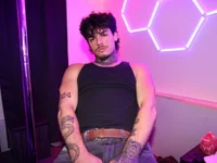 SNAKEARM – Live XXX-chat