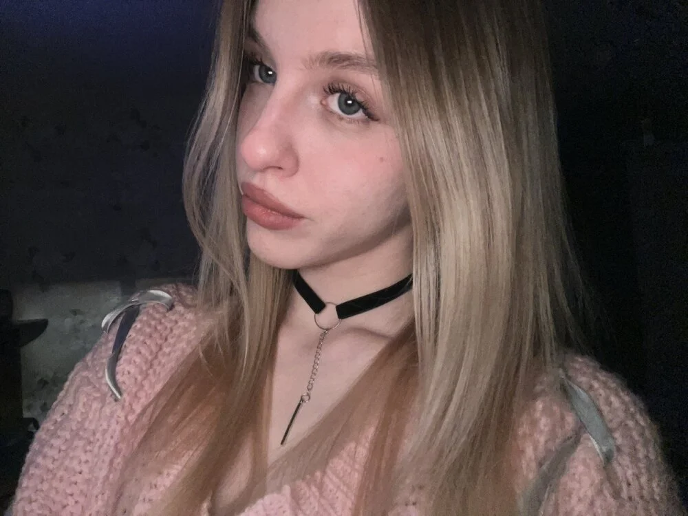 AzoticBasics' Offline XXX Chat