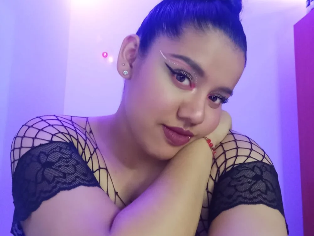 agata_22 Chat XXX Ngoại tuyến