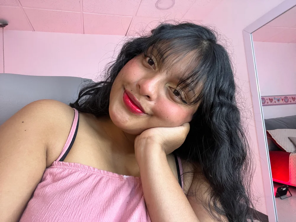 Violeta__22 Adlı Modelin Çevrimdışı Sohbet Odası