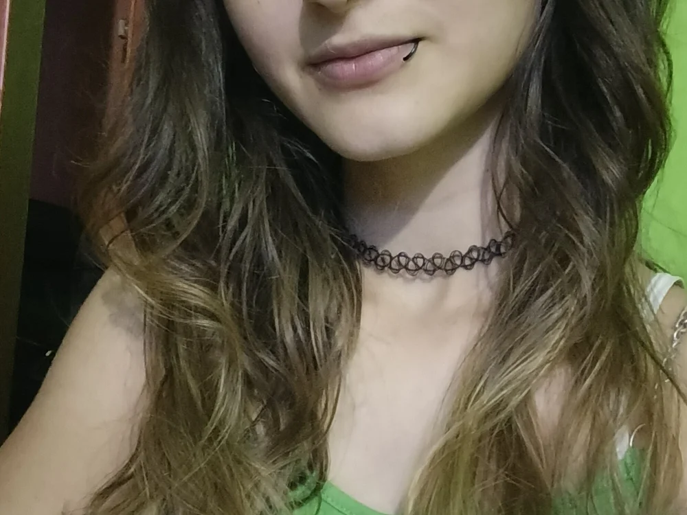 Alison-'s Offline Chat Room