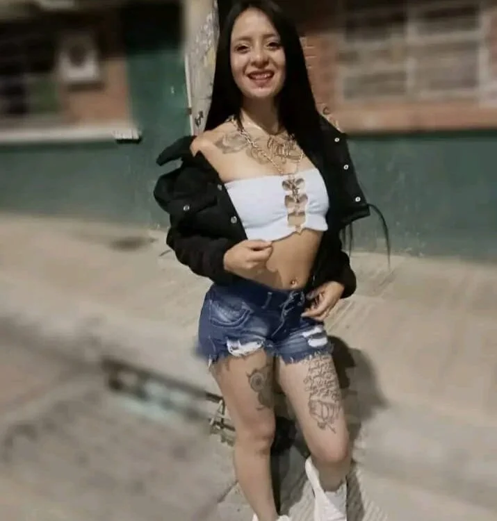 Liv_t18's Offline Chat Room