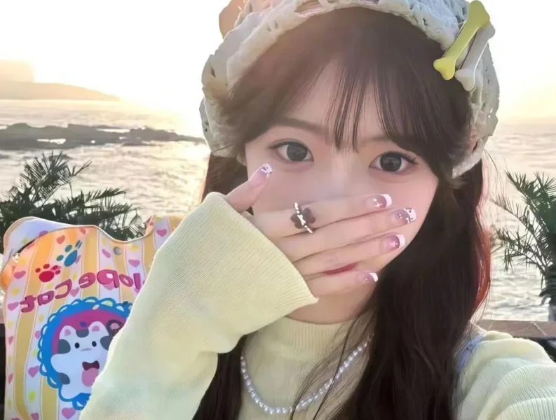 Bella-999 Adlı Modelin Çevrimdışı XXX Sohbeti