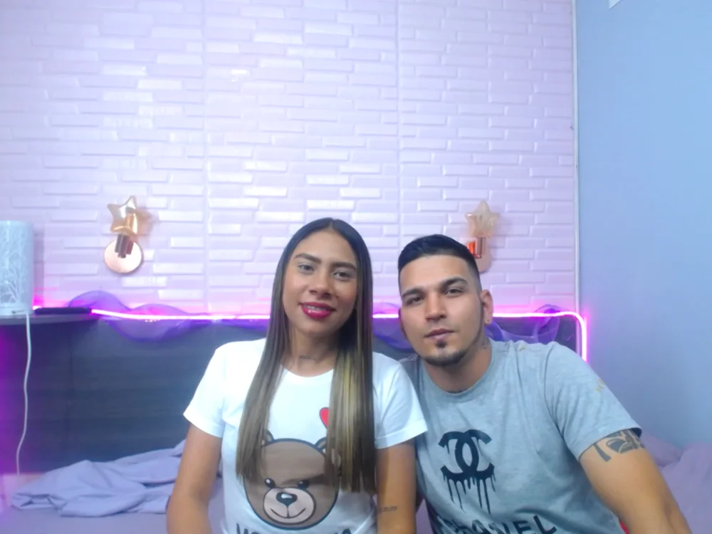 Aliandtony's Offline XXX Chat