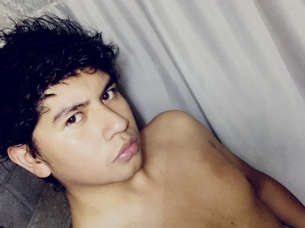 ContraryMomos Offline XXX Chat