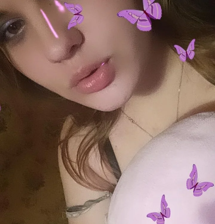 Beatrix_Conny's Offline Chat Room