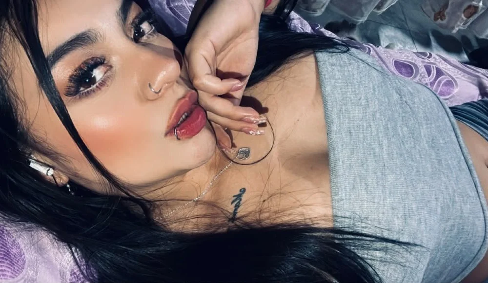 AlannaNic offline XXX-chat