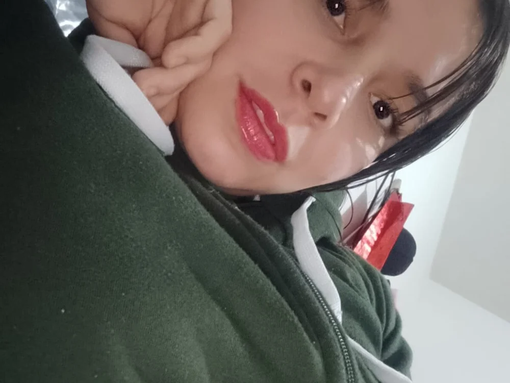 Sophia_Smith__ অফলাইন XXX চ্যাট