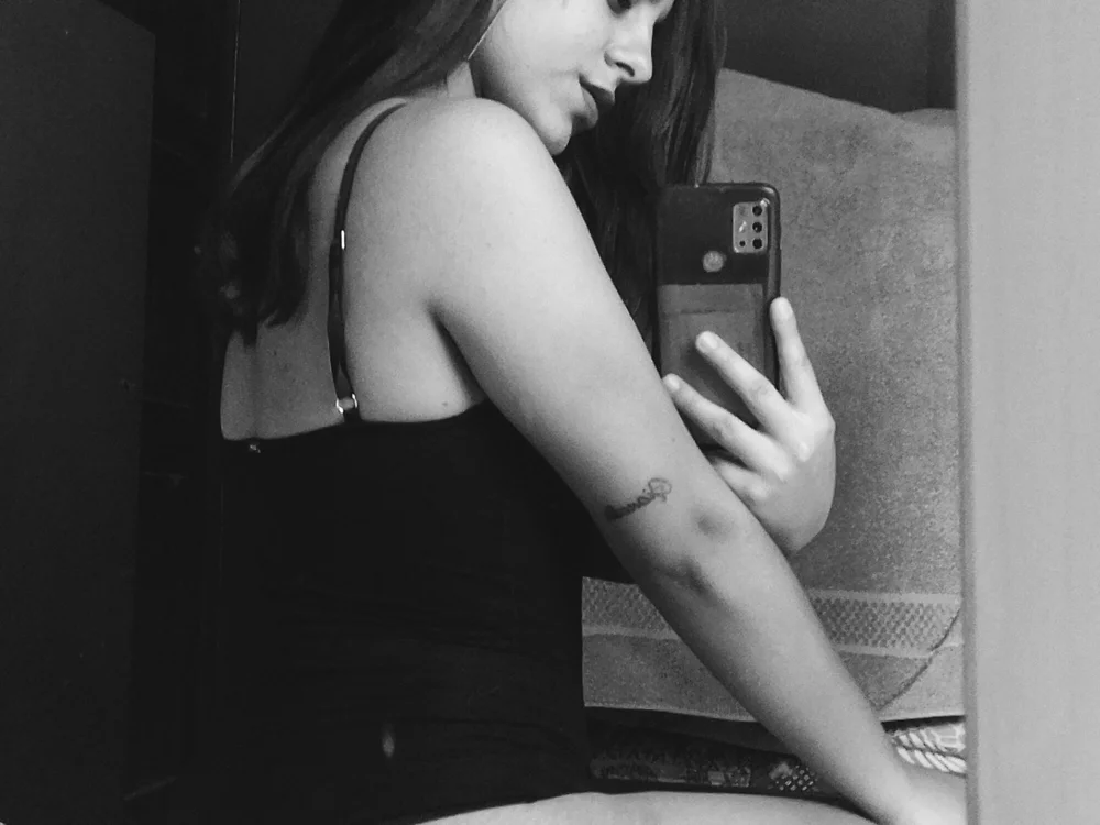 CanelaIntensa's Offline Chat Room