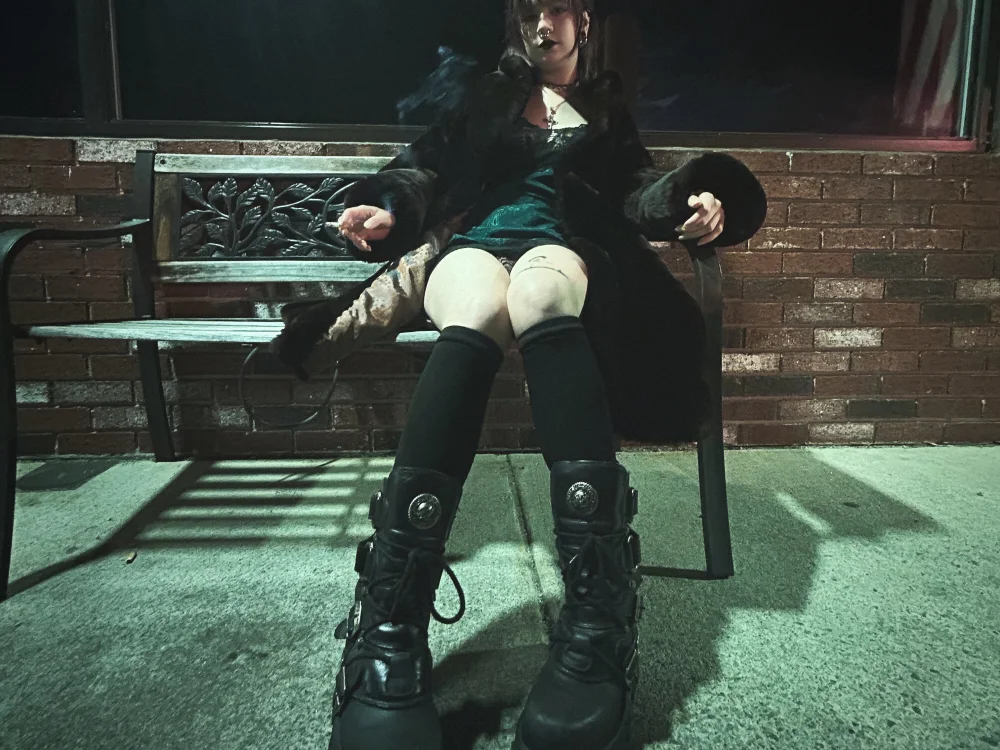 onlychiara's Offline Chat Room