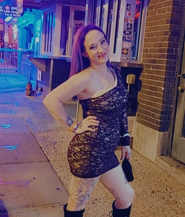 LucyStones offline chatrum