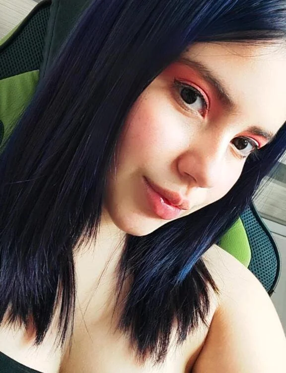 dalia21_'s Offline Chat Room