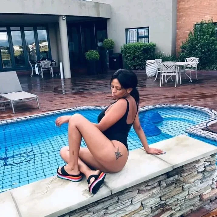 Belle2556's Offline XXX Chat