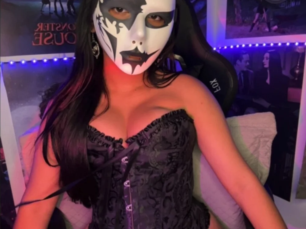 Sweetwitchbr's Offline Chat Room