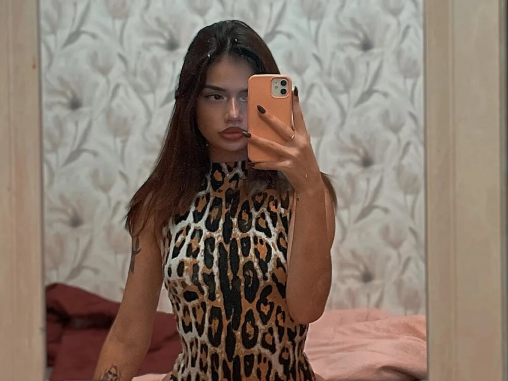 Jenny_Bet's Offline XXX Chat