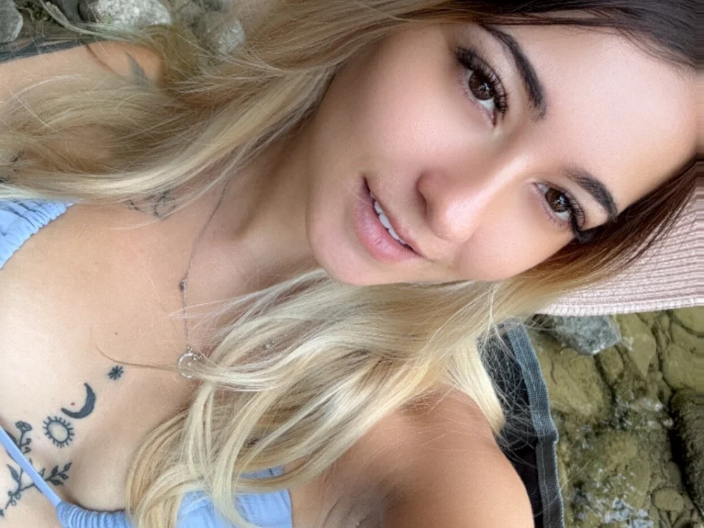 eda_gray Offline XXX Chat