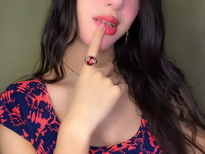 Emily-hottson on StripChat