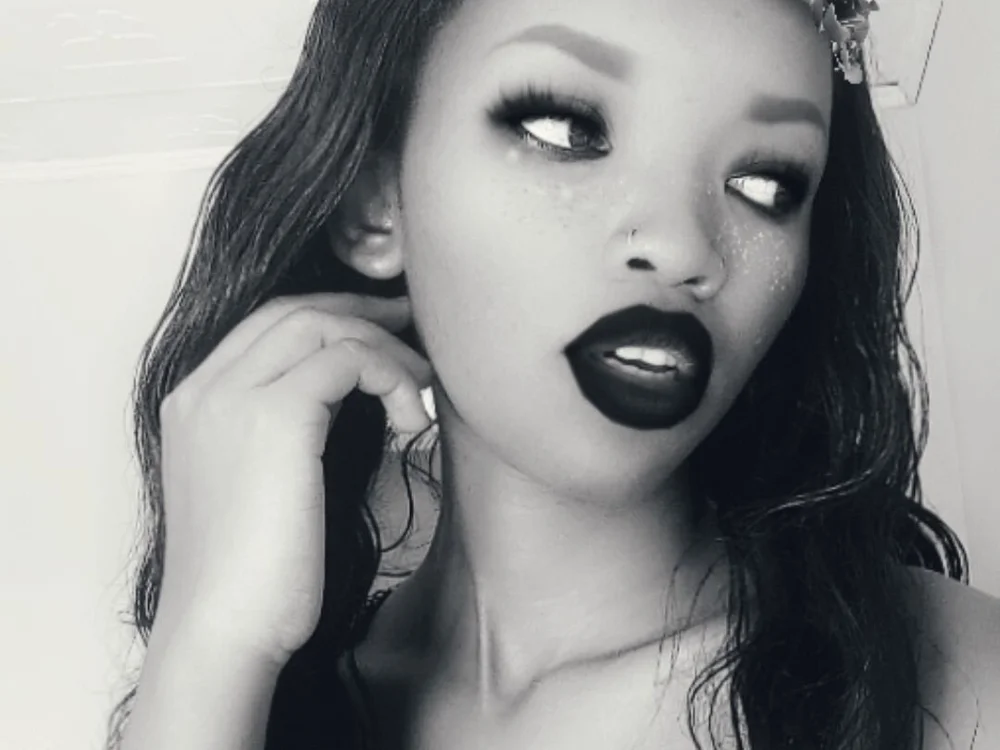 Creamy_queen_'s Offline Chat Room