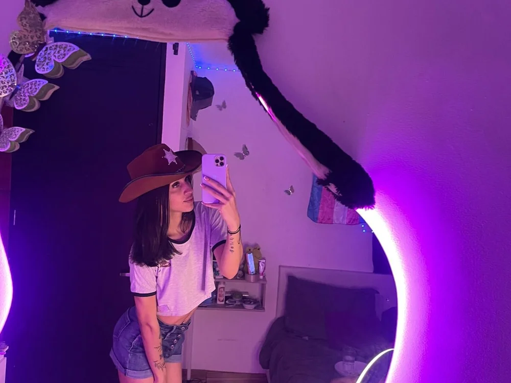 Kisses_Of_Daniela offline XXX-chat