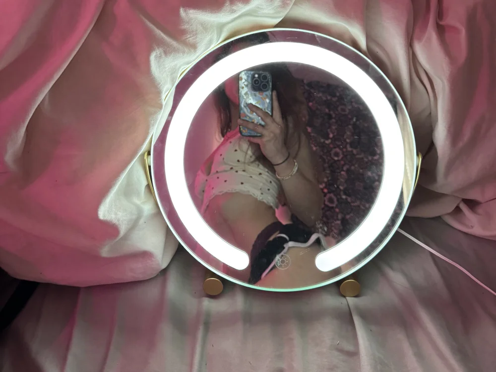 itsy_bitsy_bunny's Offline XXX Chat