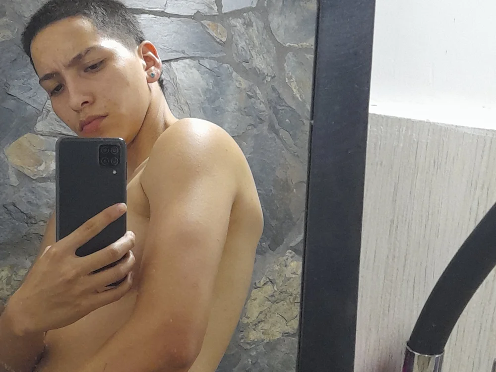 Your_favorite_ftm_'s Offline XXX Chat