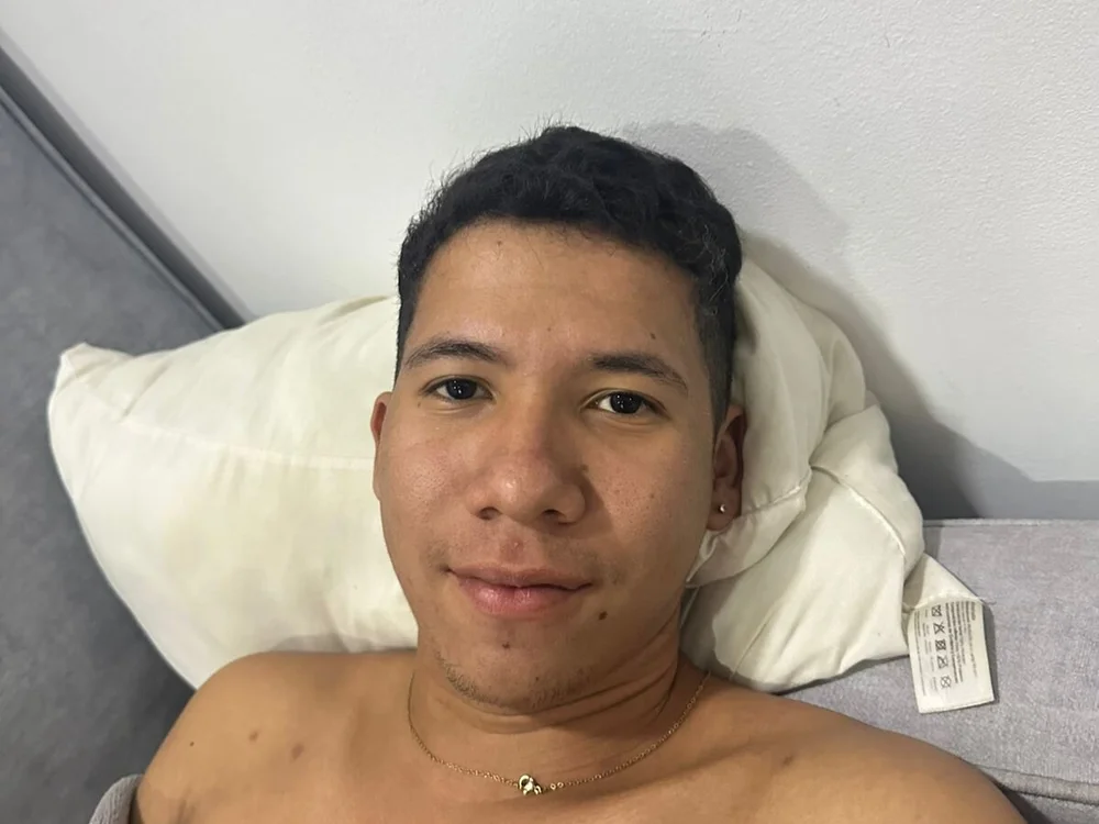 Angelocanela's Offline Chat Room