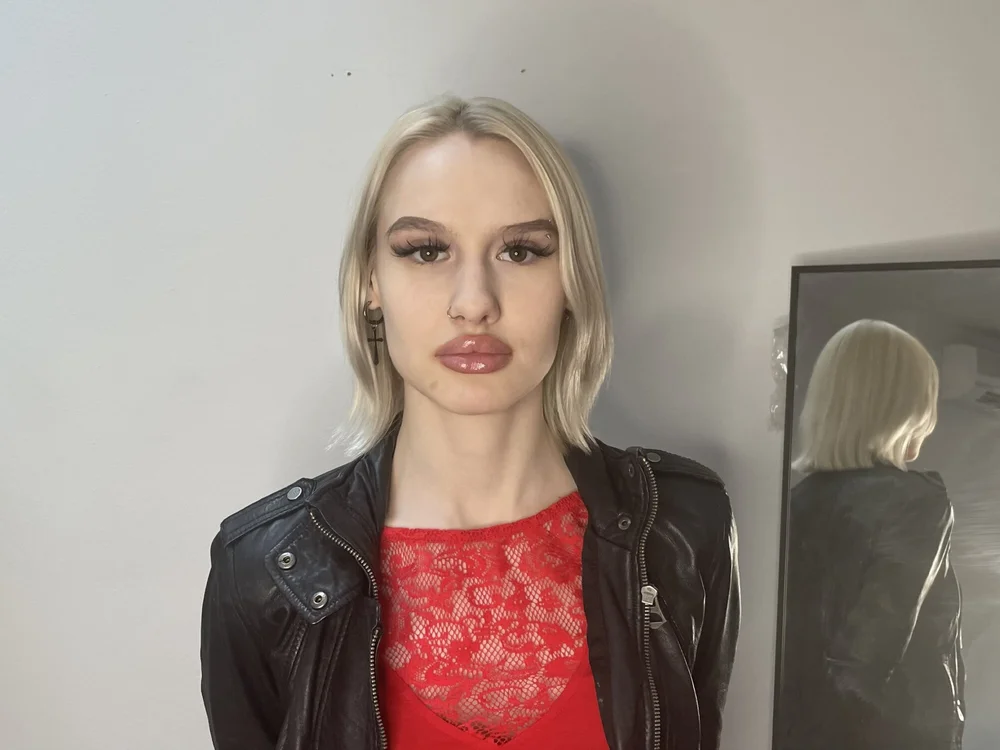 PhyllisFort's Offline Chat Room