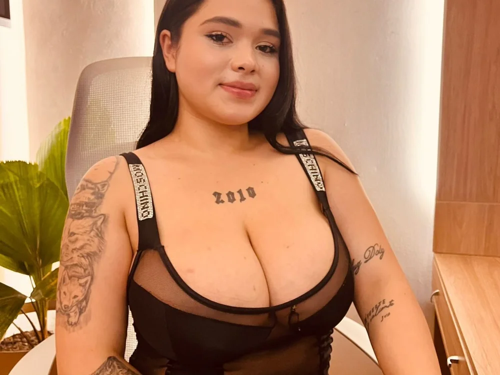 miabusty_X's Offline Chat Room