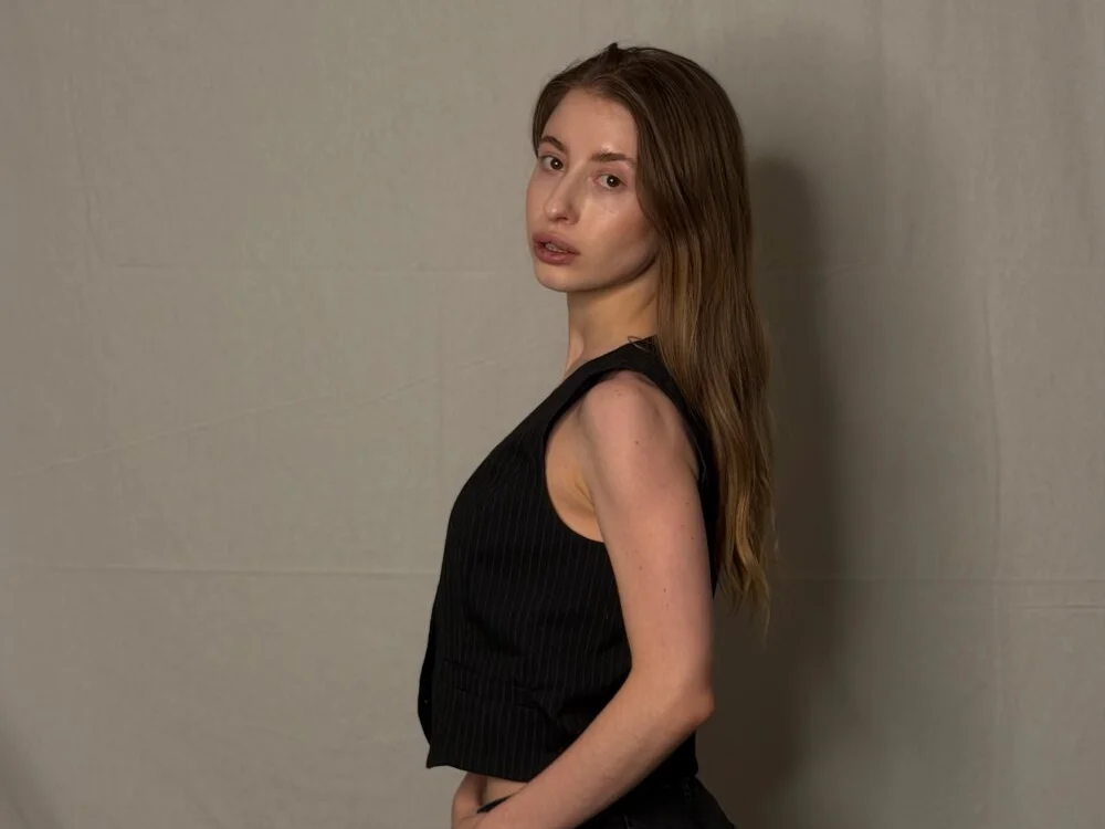 BritanyCrowner's Offline XXX Chat