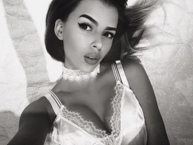 GilasiLedy19's Offline XXX Chat
