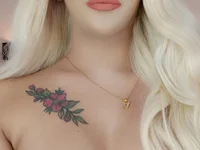 PlayfullOliviaTS's webcam live show