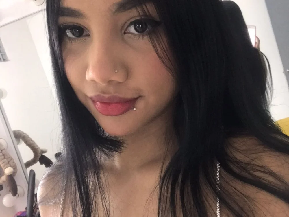 miahotter's Offline Chat Room