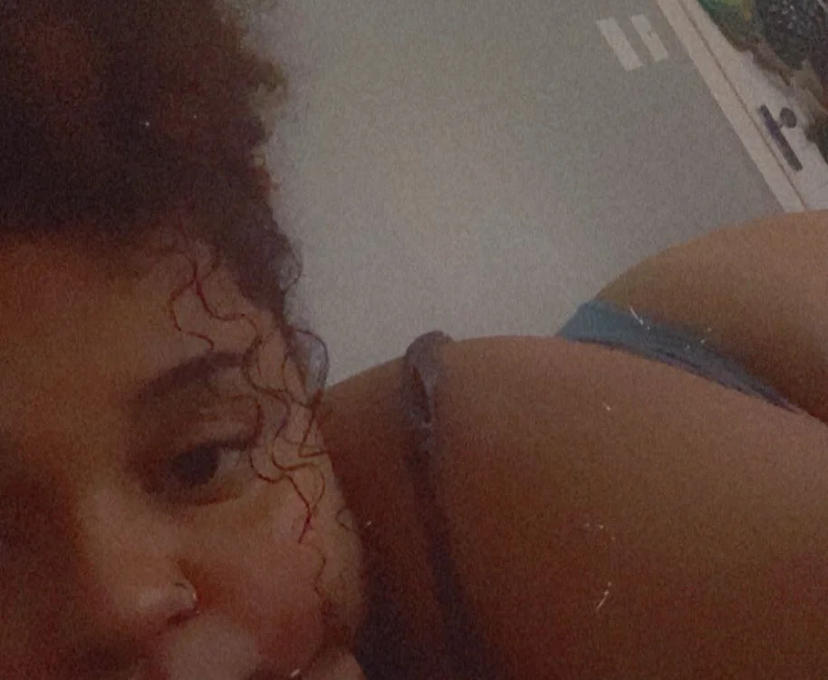 Bootylicious42025's Offline Chat Room