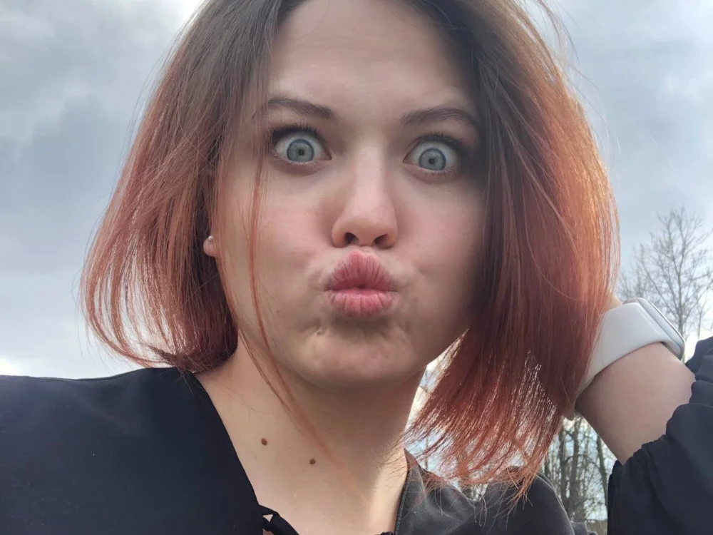Offline chatovací místnost MaeHayley