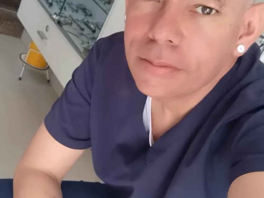 Ricooooo72: офлайн-секс-чат