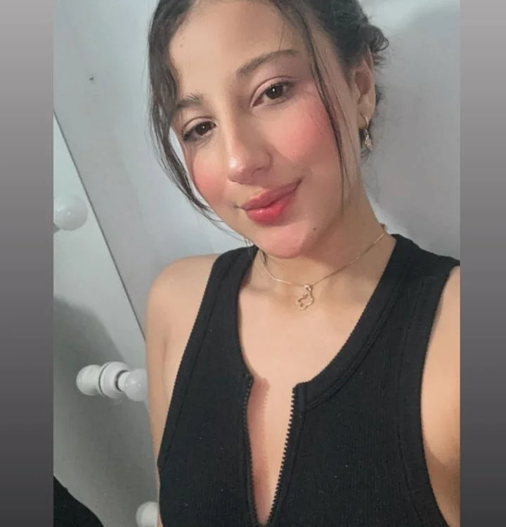 Cristalfoxy_'s Offline XXX Chat