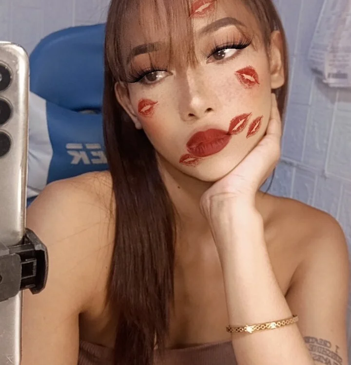 Im_ayymostprecious offline XXX-chat