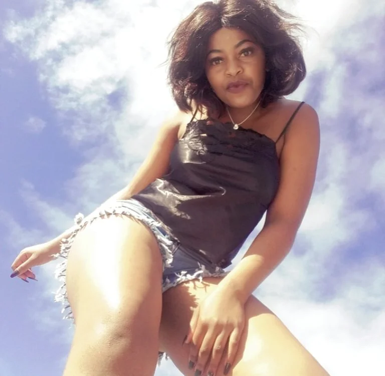 sexyboobsbitch's Offline XXX Chat