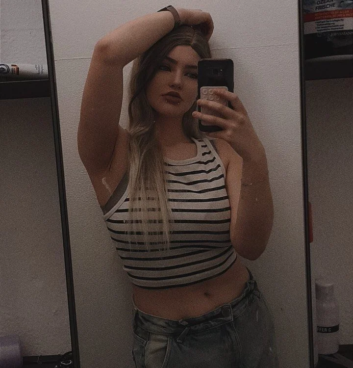 SweetKira18's Offline Chat Room