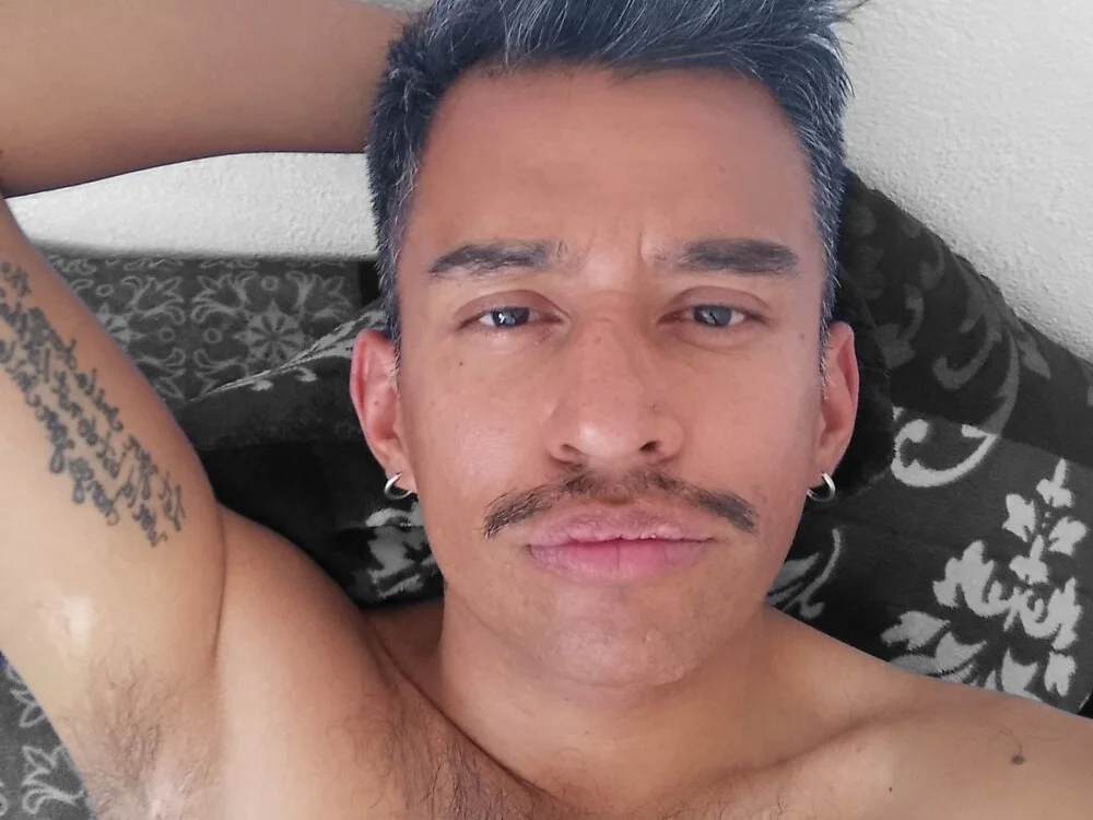 Chat +18 off-line de DavidFlore84983