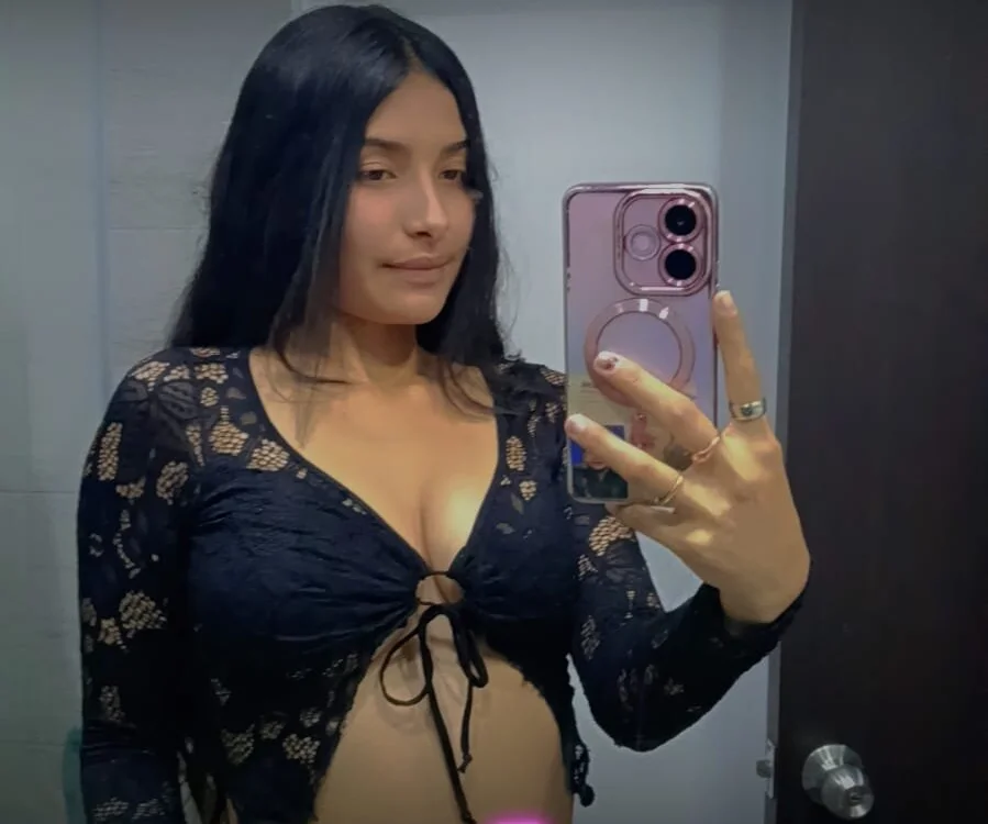 _Naomy-1's Offline XXX Chat
