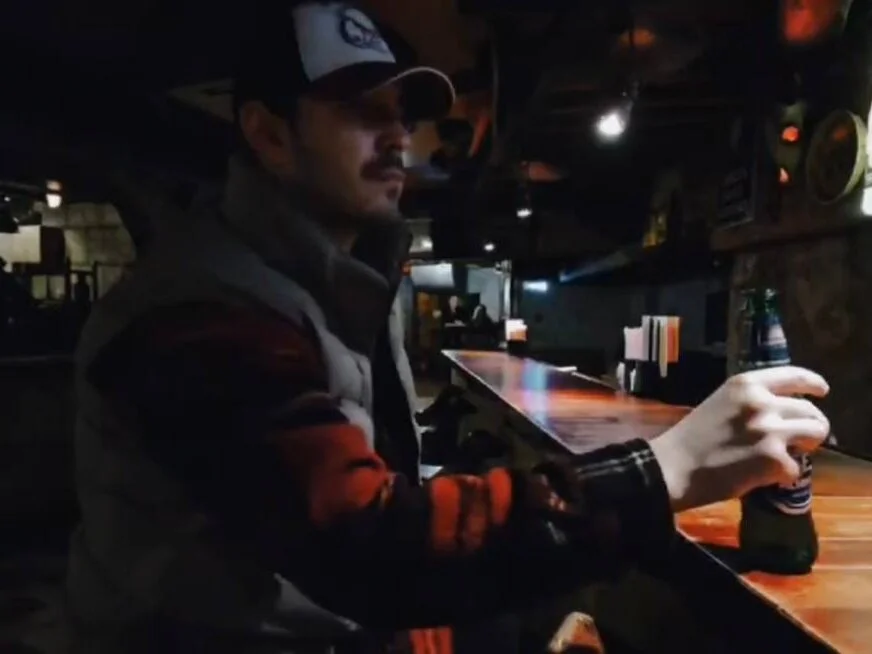 nikbusiness' Offline XXX Chat