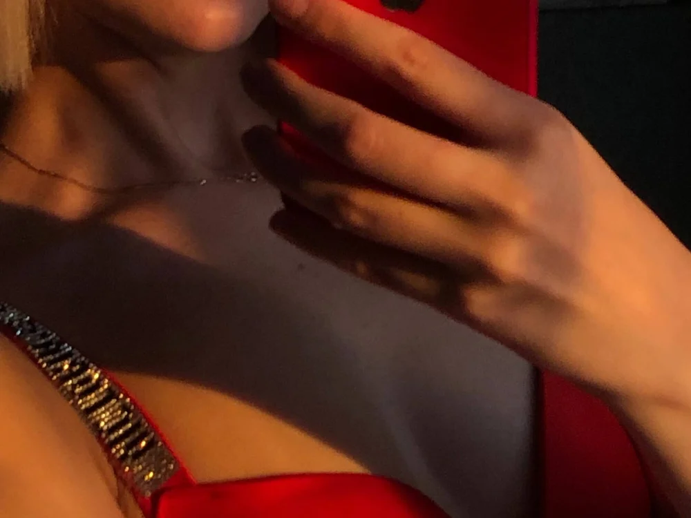 Mikaela_blonde Chat XXX offline