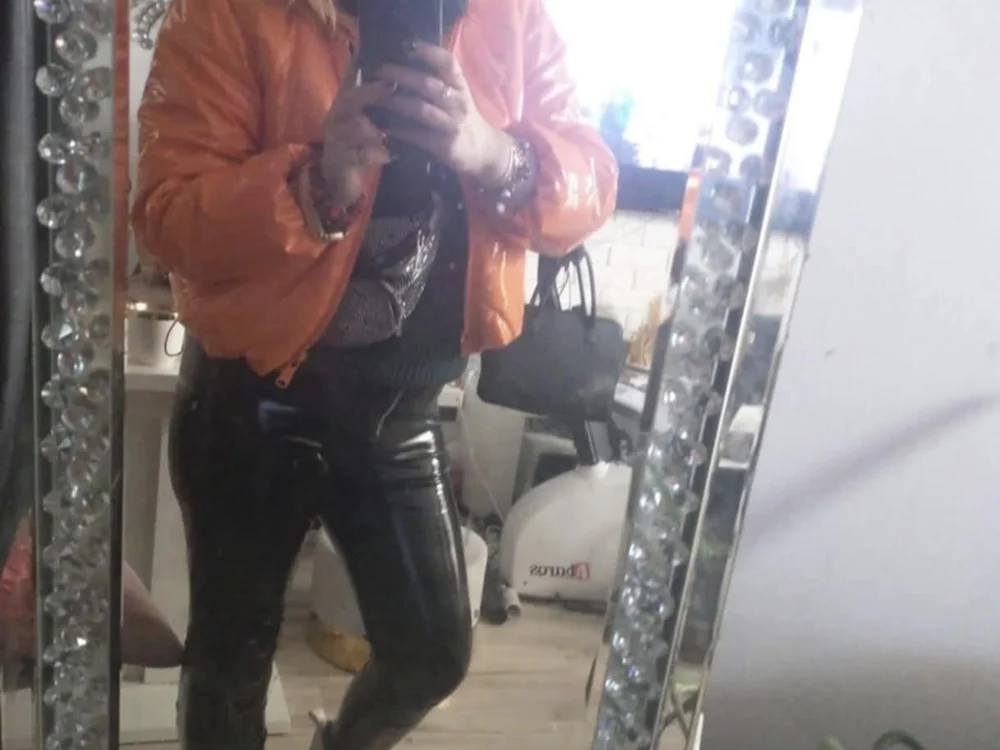 AneLuka3842: офлайн-секс-чат