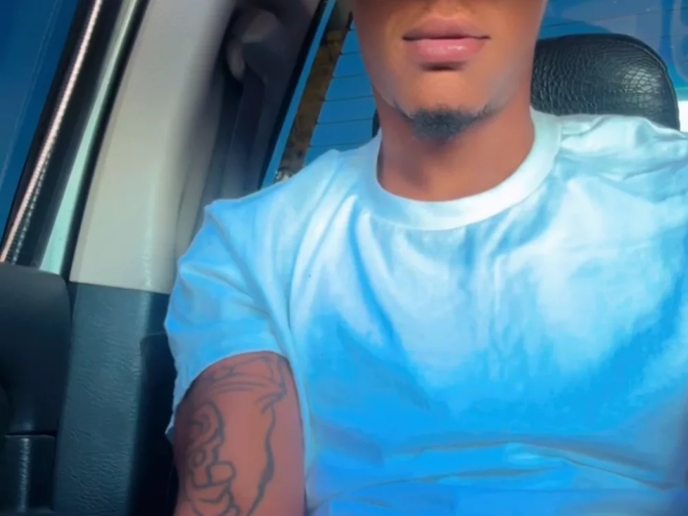 Tatted__BBC: συνομιλία ΧΧΧ εκτός σύνδεσης